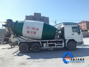 優(yōu)質(zhì)商品混凝土罐車與背罐車整體出售，價格僅17萬元